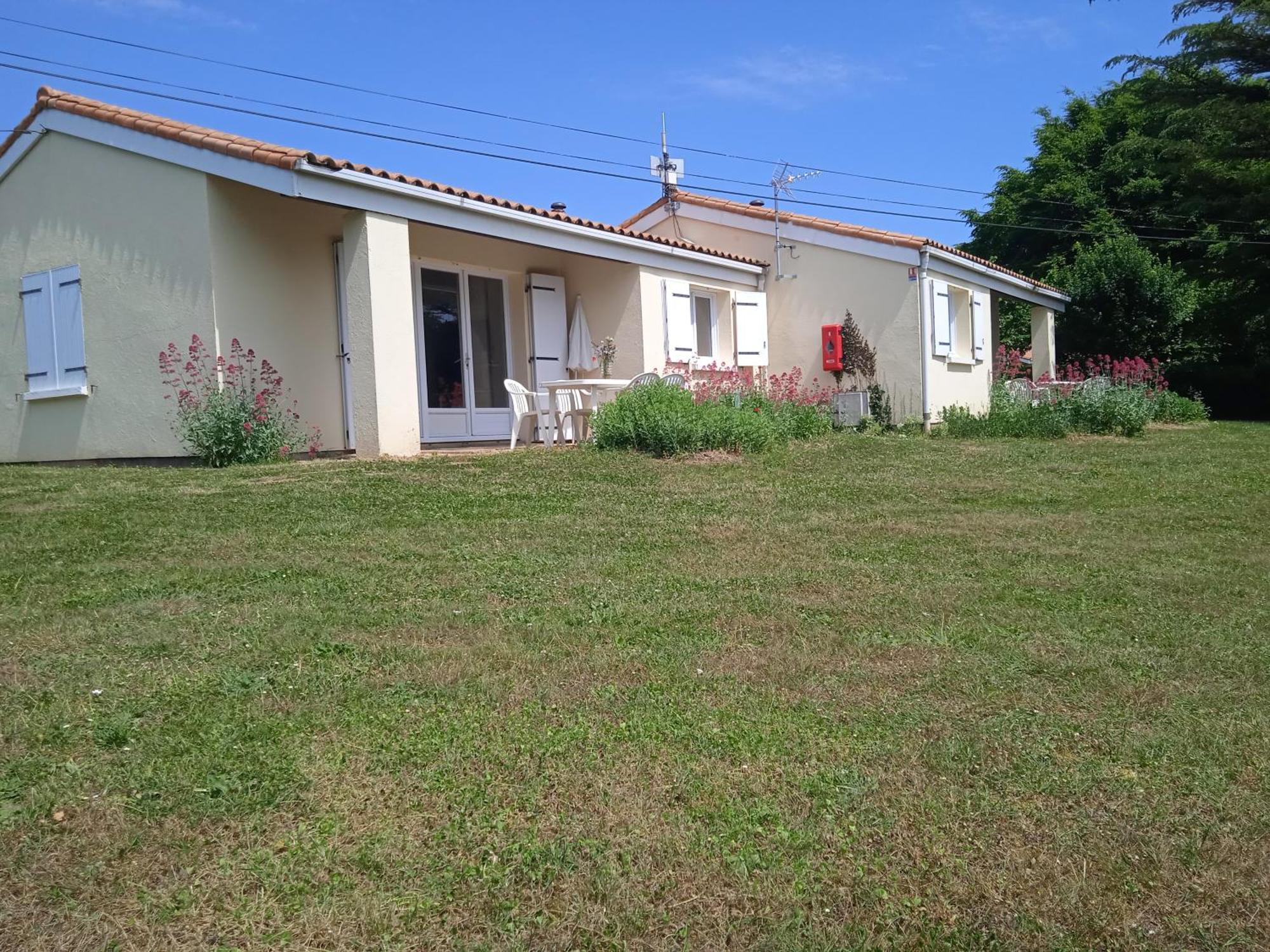 Olydea Le Lambon - Prailles-La-Couarde Hotel ภายนอก รูปภาพ
